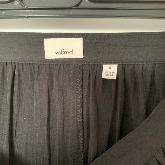 Artizia Wilfred black mini skirt with side zipper - Picture 4 of 5